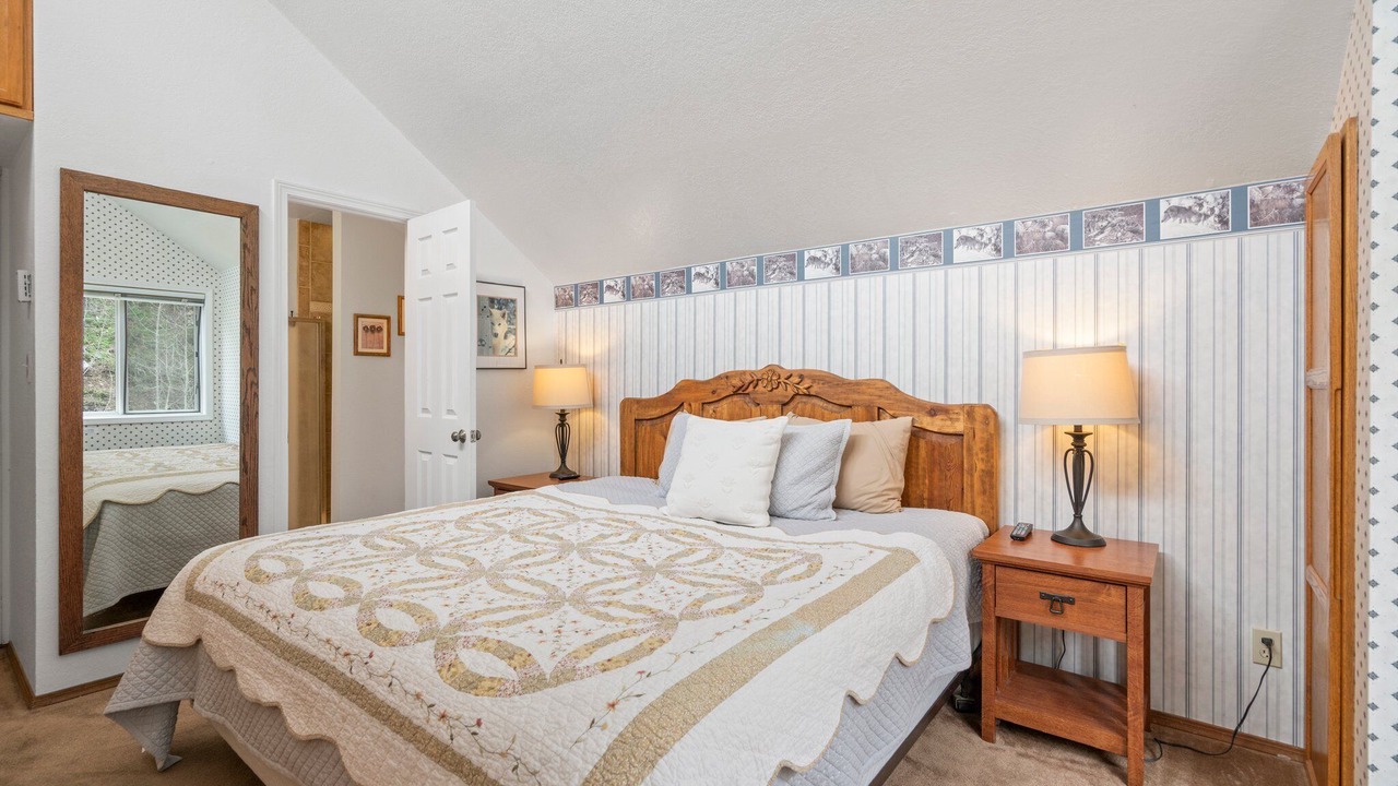 Photo of Bedroom in Columbine Lake
