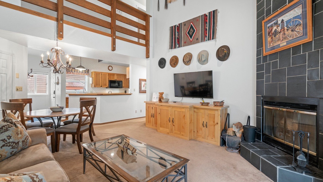 Photo of Livingroom in Columbine Lake