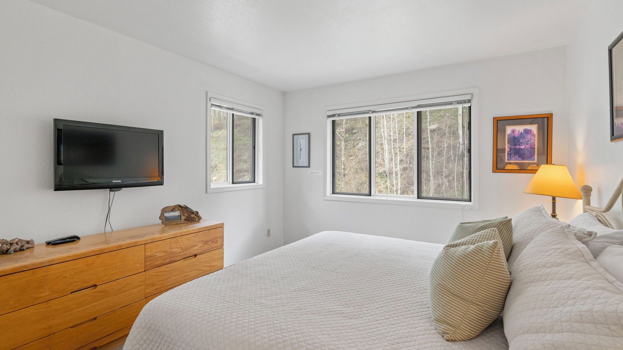 Photo of Bedroom in Columbine Lake