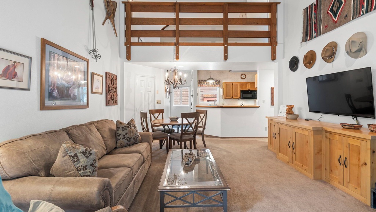 Photo of Livingroom in Columbine Lake