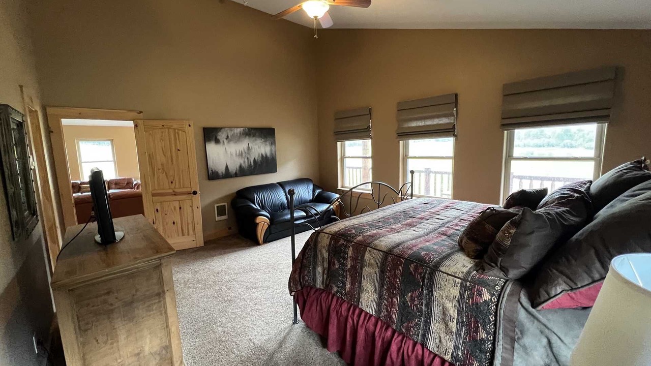 Photo of Bedroom in Lake City