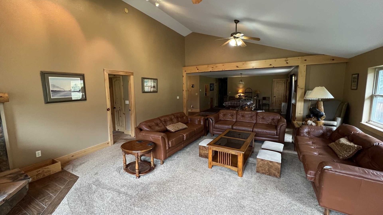 Photo of Livingroom in Lake City
