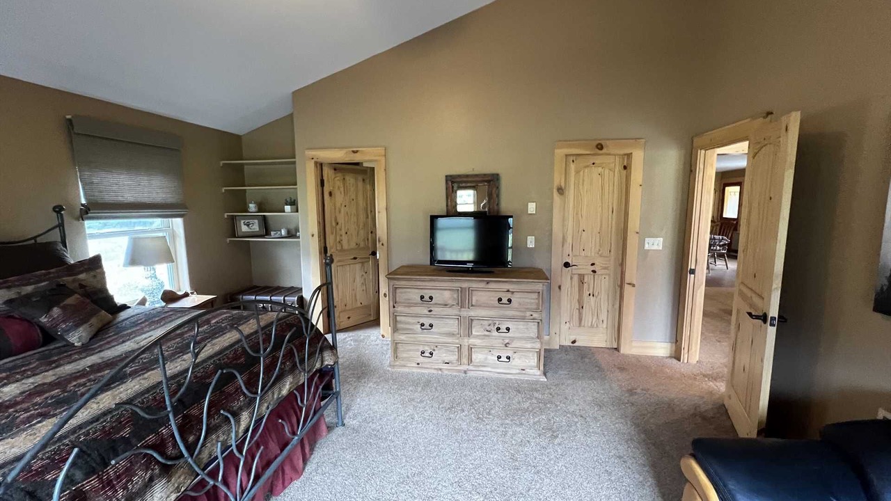 Photo of Bedroom in Lake City