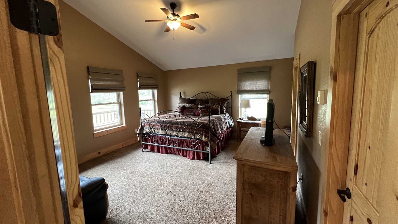 Photo of Bedroom in Lake City