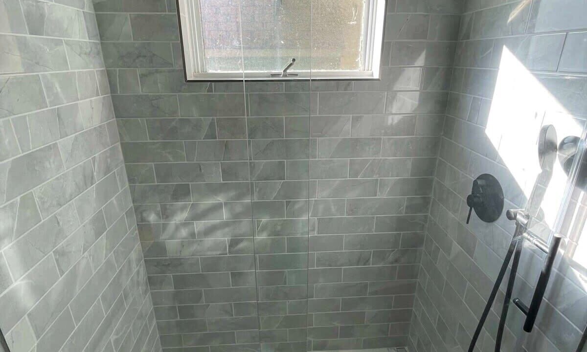 Photo of Bathroom in Peak 8