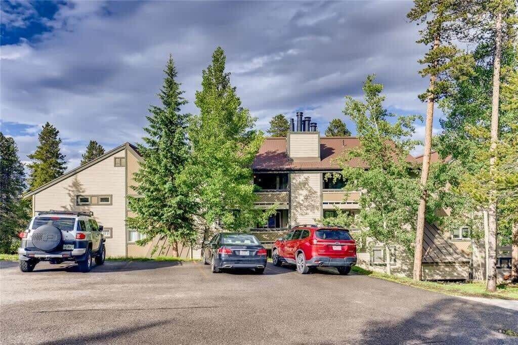 Photo of Outdoor in Peak 8