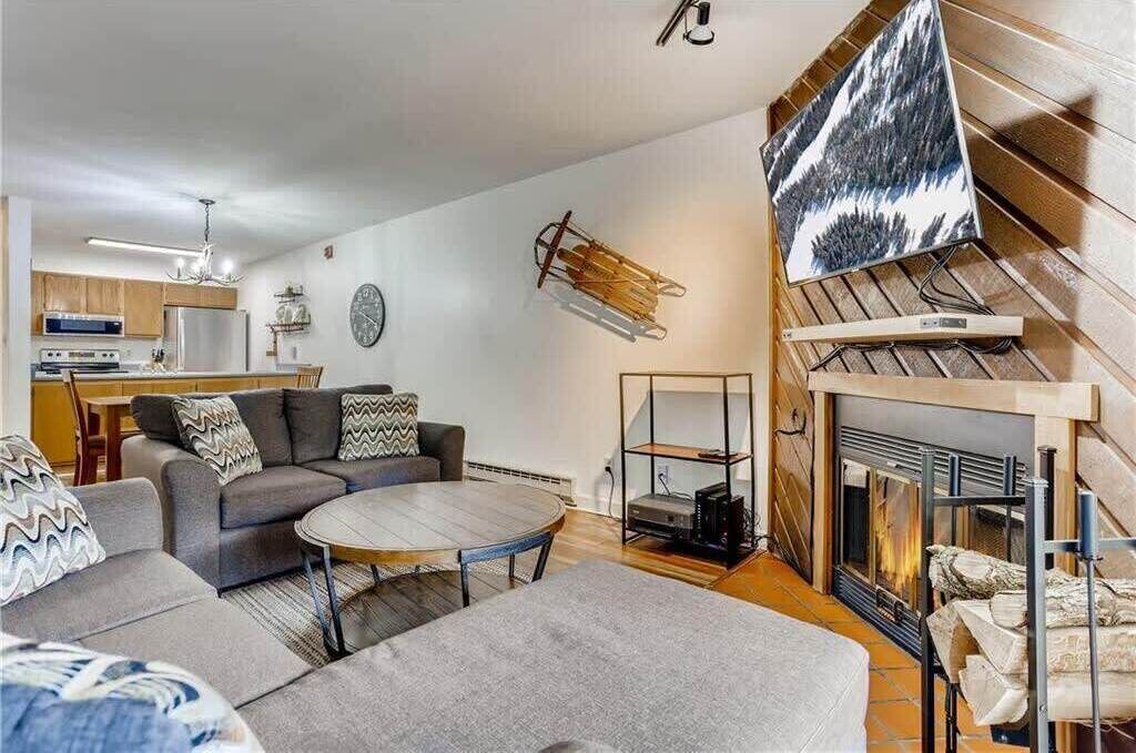 Photo of Bedroom in Peak 8