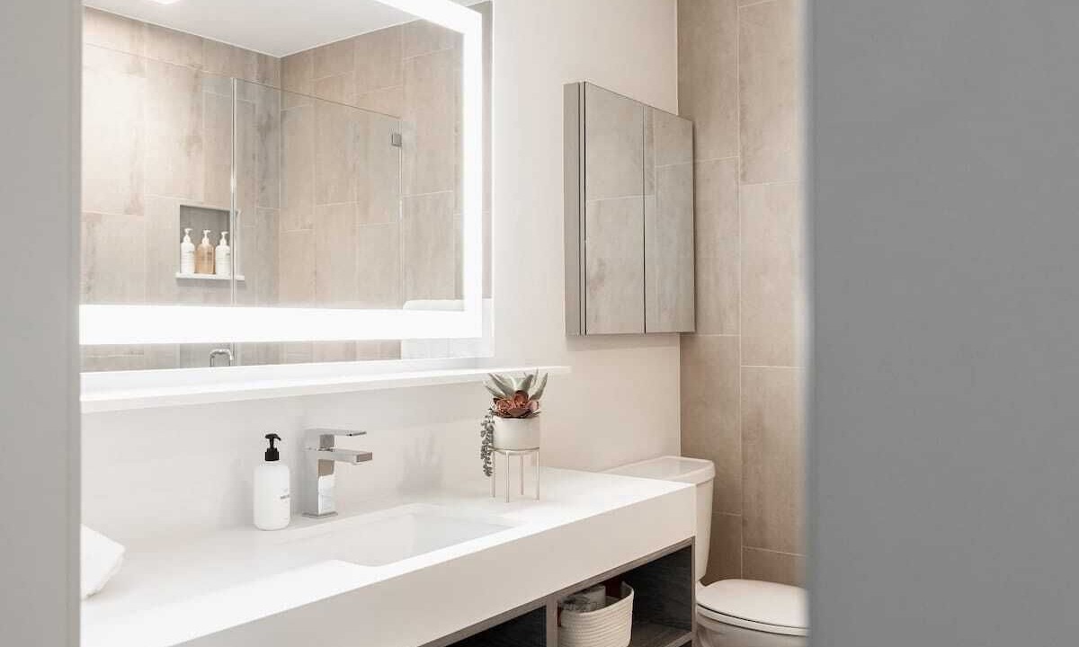 Photo of Bathroom in Jefferson Park