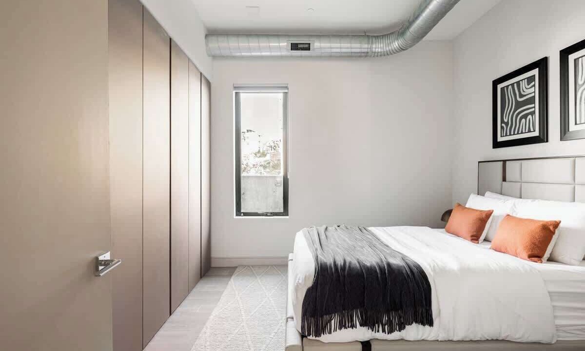 Photo of Bedroom in Jefferson Park