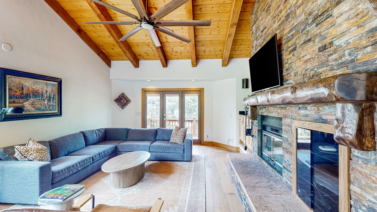 Photo of Livingroom in Highland Meadows