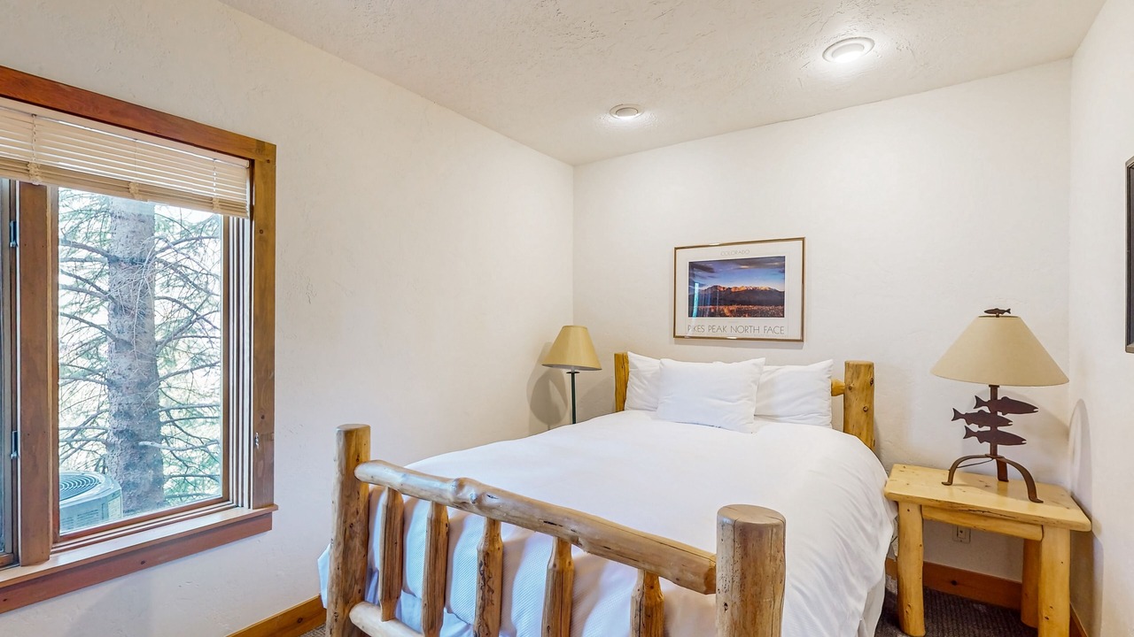 Photo of Bedroom in Highland Meadows