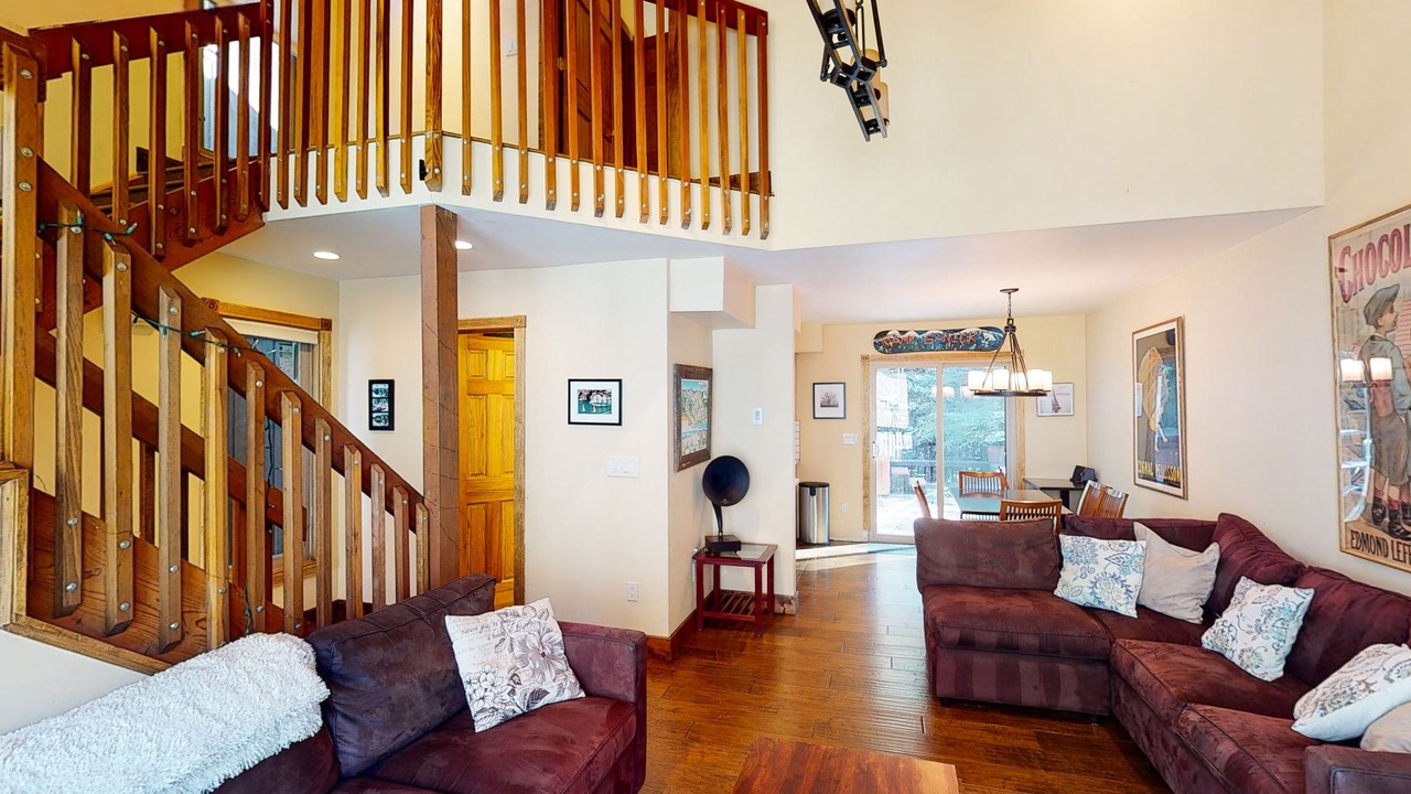 Photo of Livingroom in Intermountain
