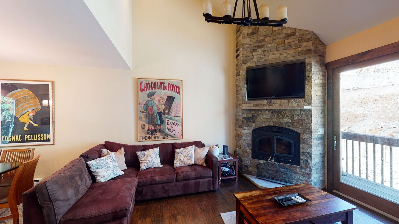 Photo of Livingroom in Intermountain