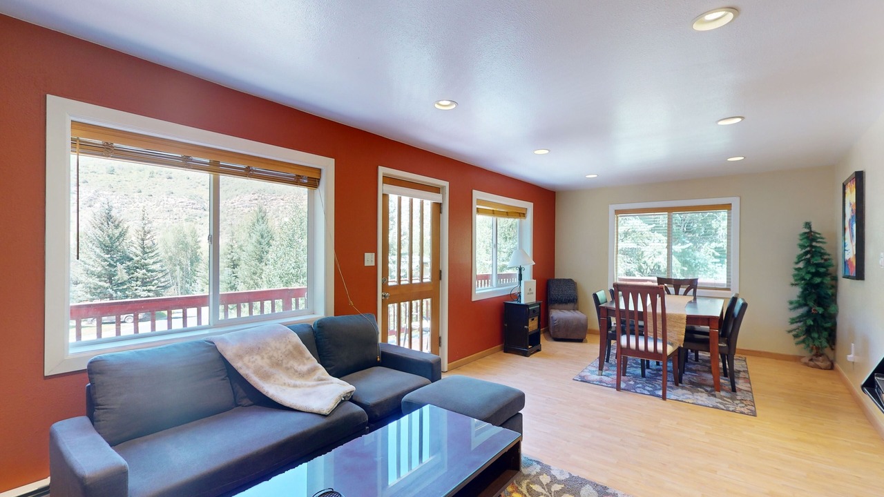 Photo of Livingroom in Intermountain