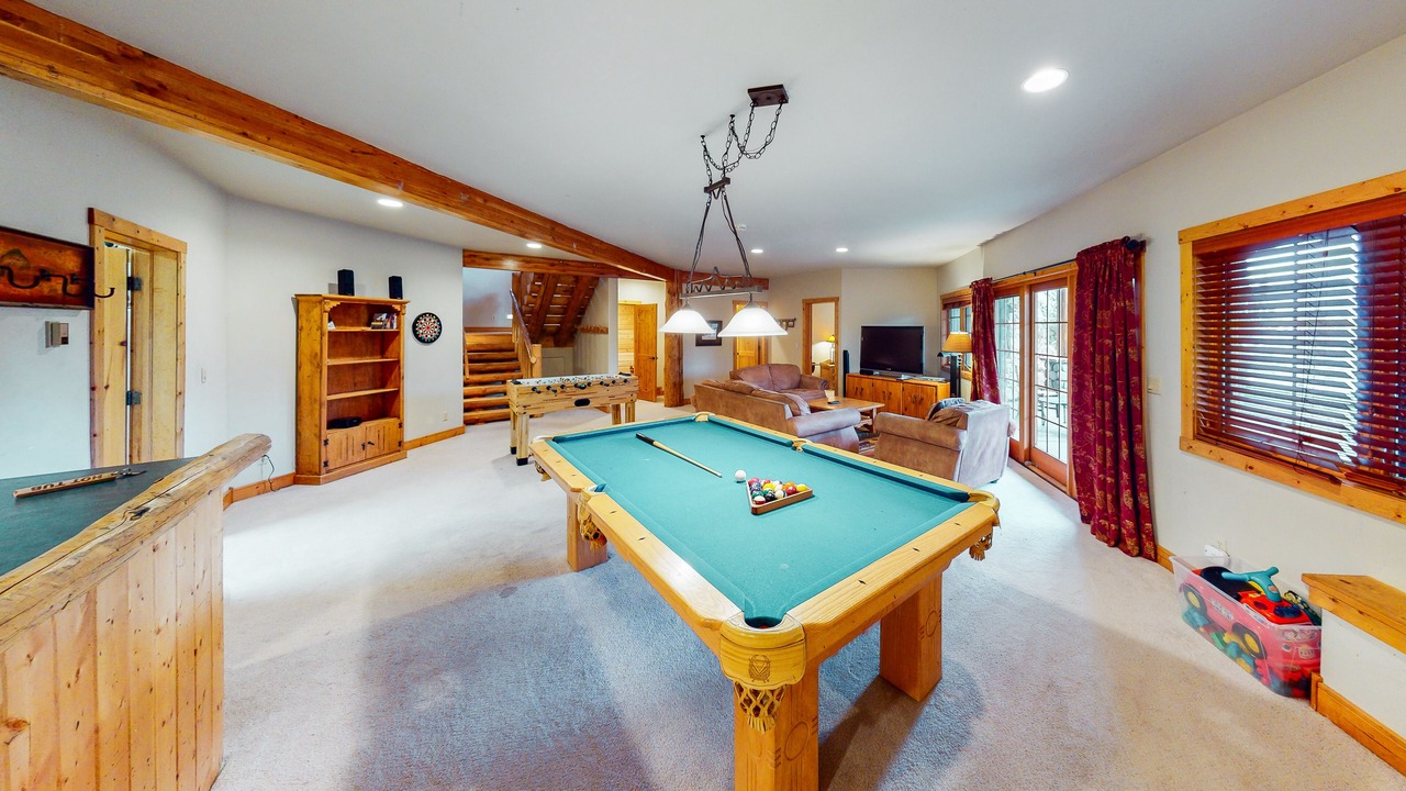 Photo of Bedroom in Summit Cove