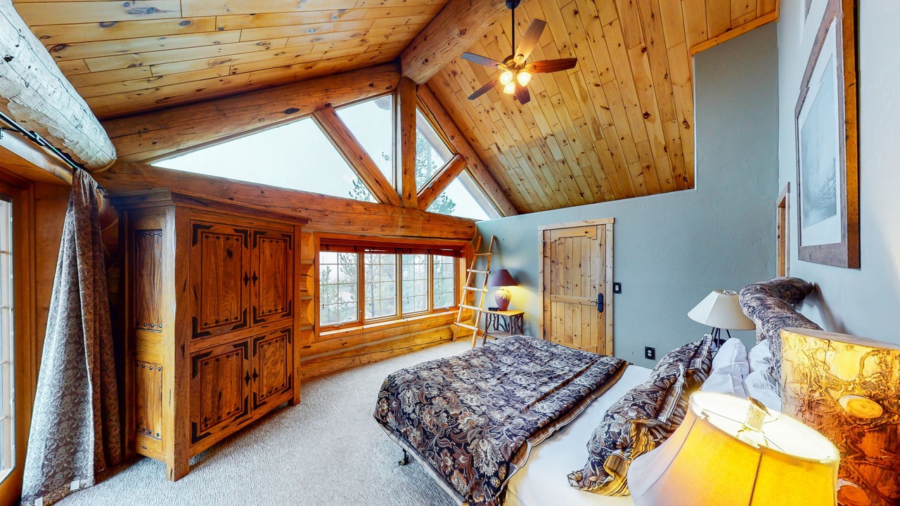 Photo of Bedroom in Summit Cove