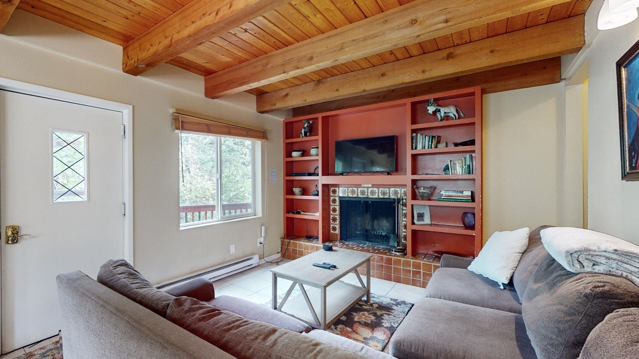 Photo of Livingroom in Intermountain