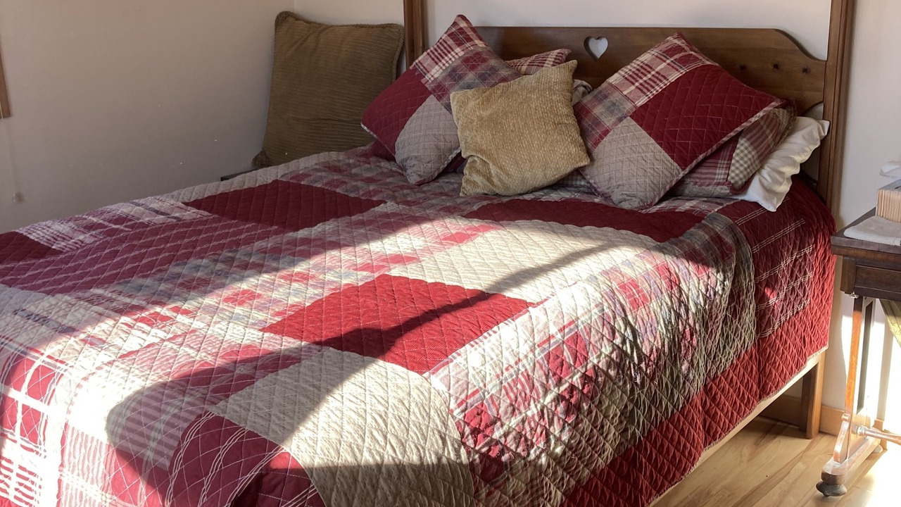 Photo of Bedroom in Summit Cove