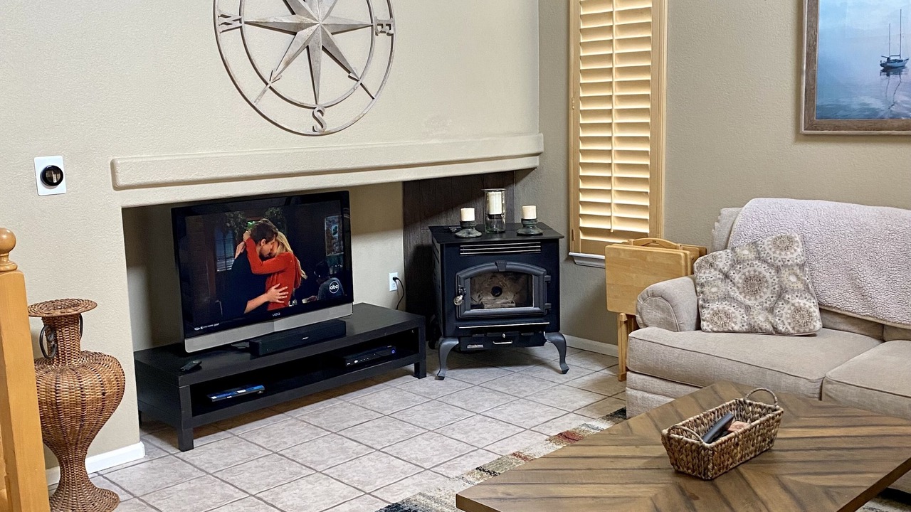Photo of Livingroom in Chatfield Bluffs