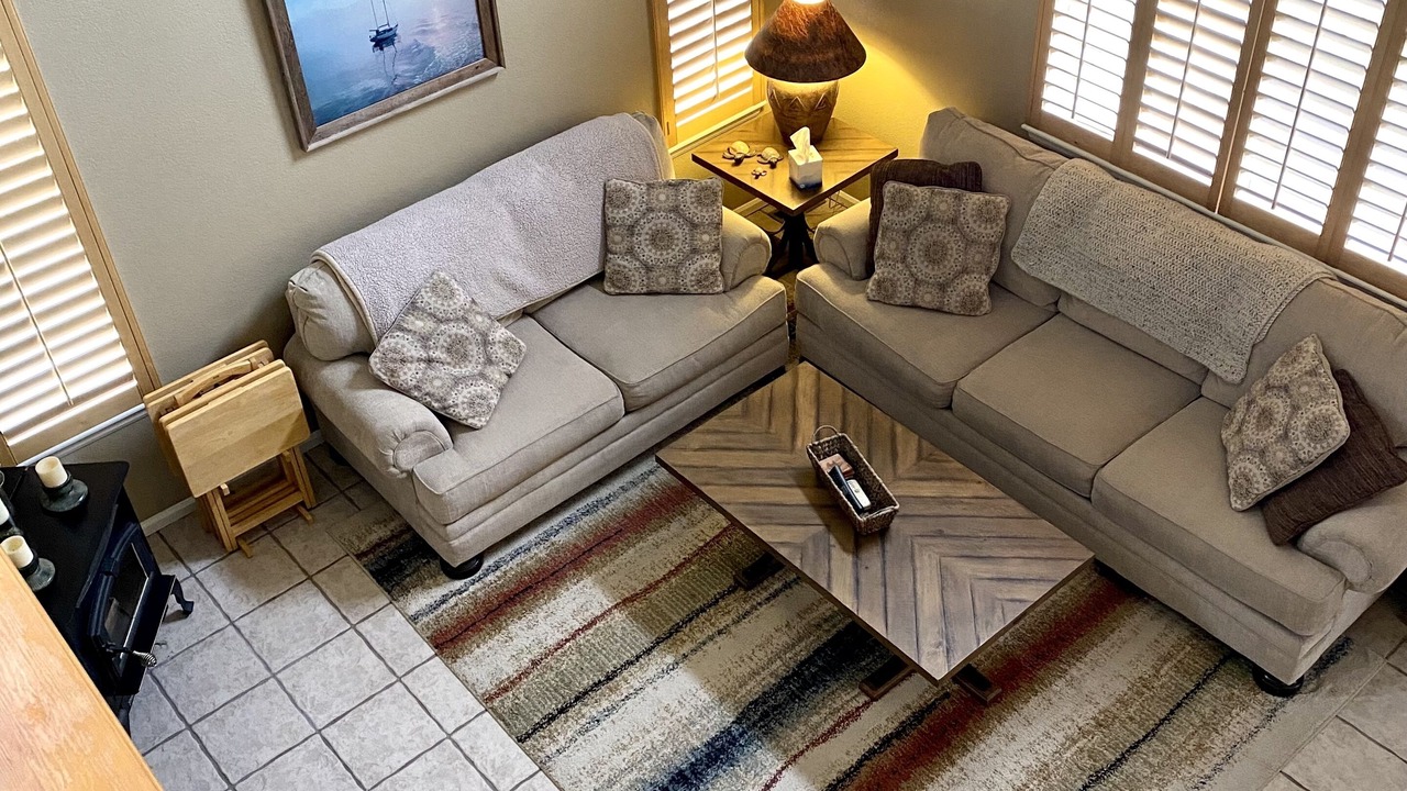 Photo of Livingroom in Chatfield Bluffs