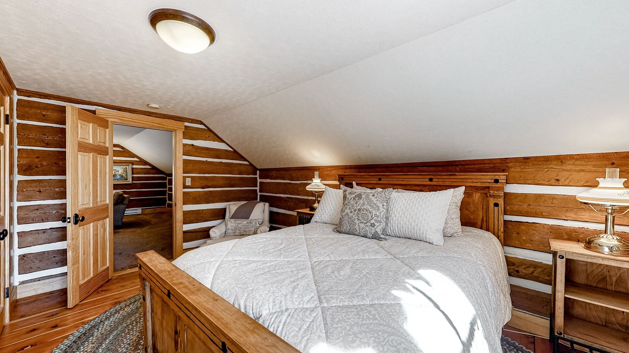 Photo of Bedroom in South Fork