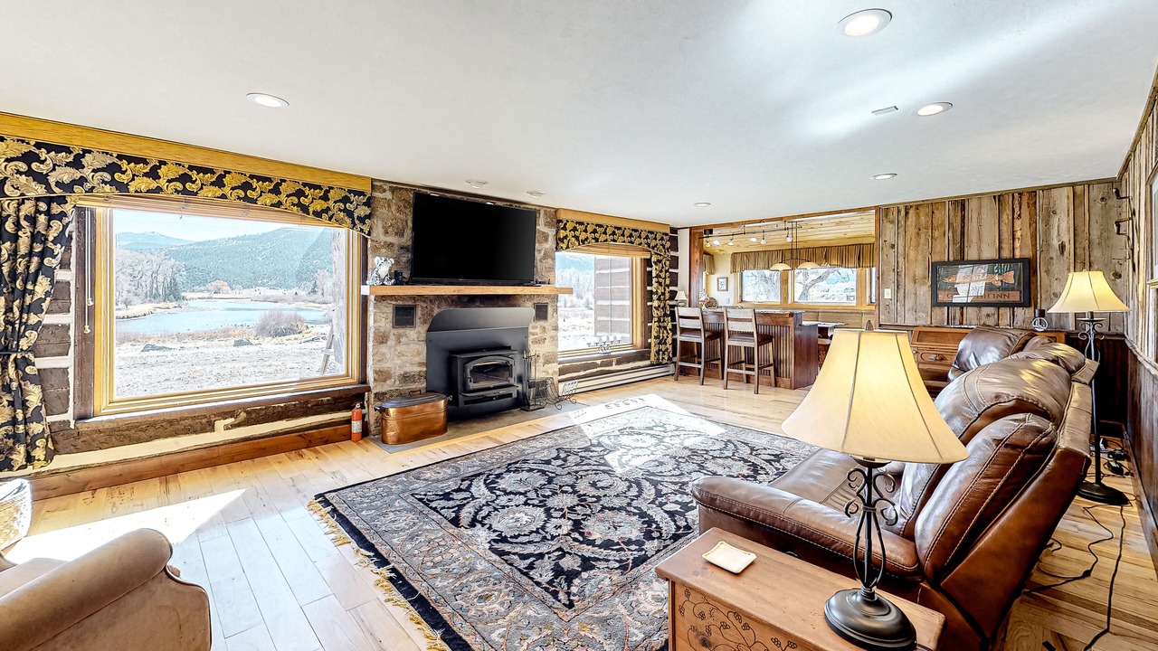 Photo of Livingroom in South Fork