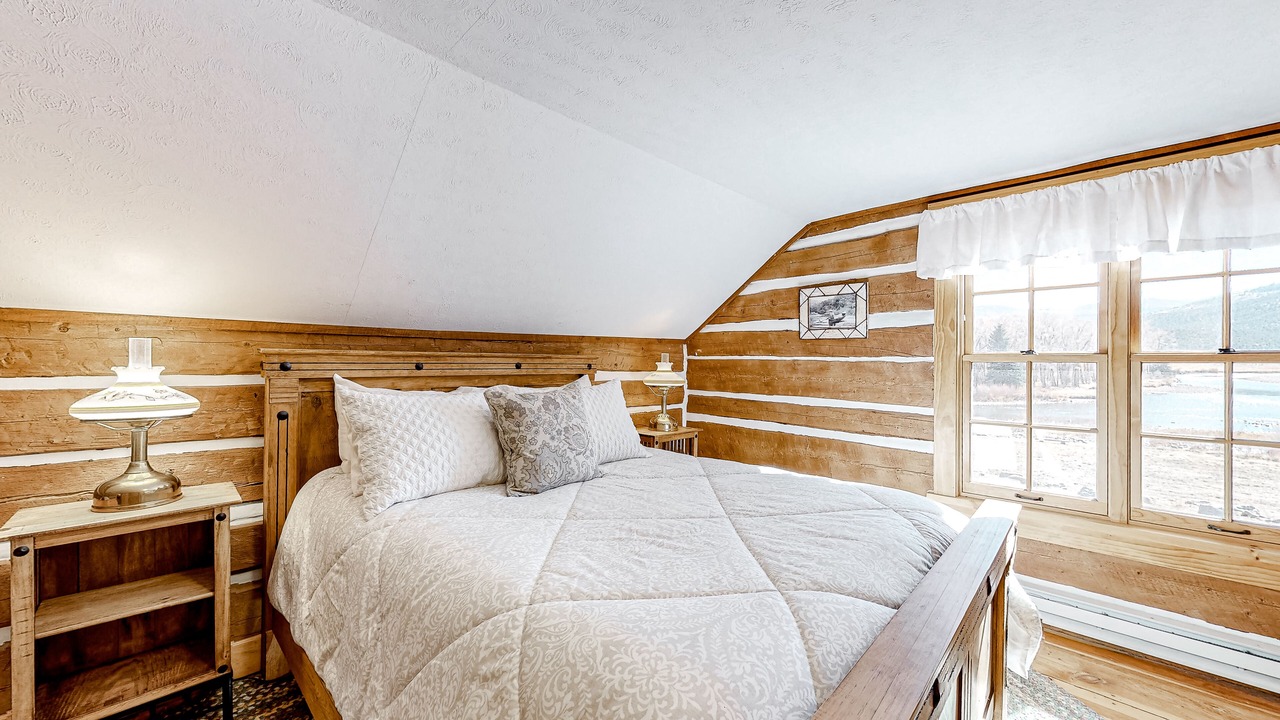 Photo of Bedroom in South Fork