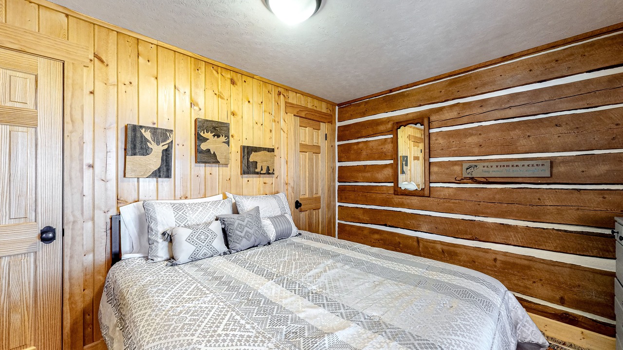 Photo of Bedroom in South Fork