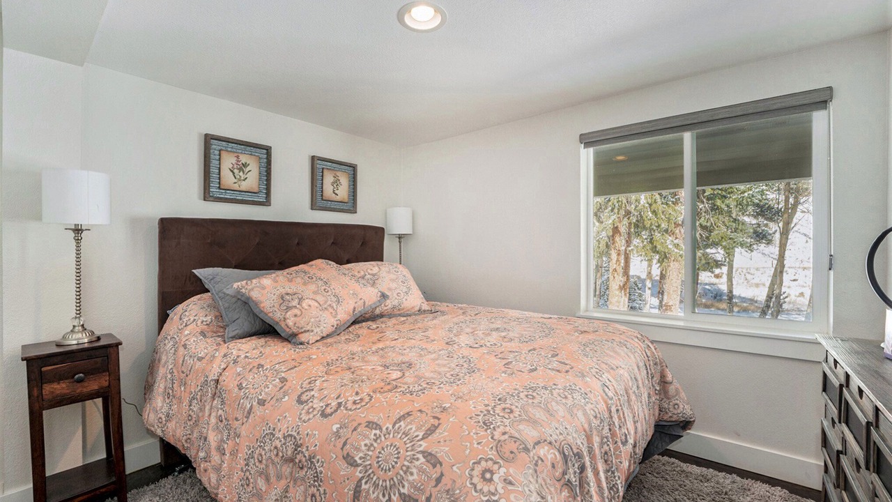 Photo of Bedroom in Idaho Springs