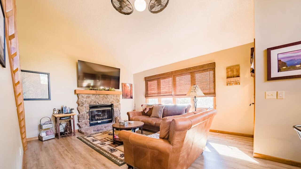 Photo of Livingroom in Aspen Brook