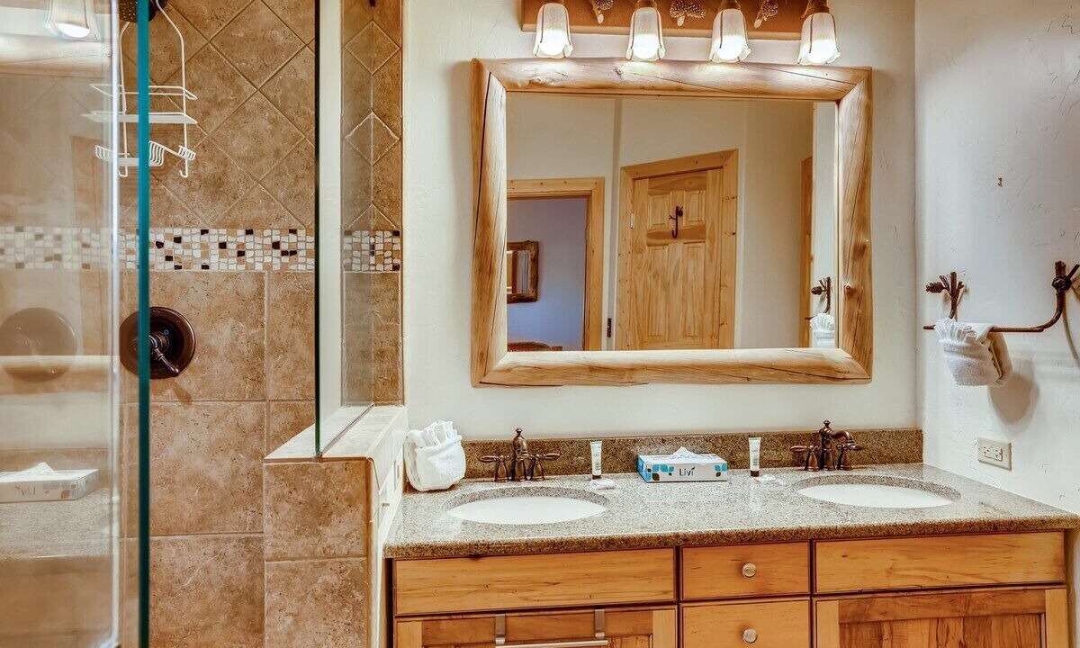 Photo of Bathroom in Breckenridge Heights