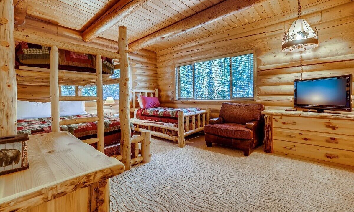 Photo of Bedroom in Breckenridge Heights