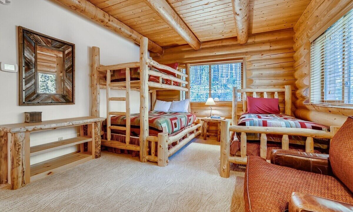 Photo of Bedroom in Breckenridge Heights