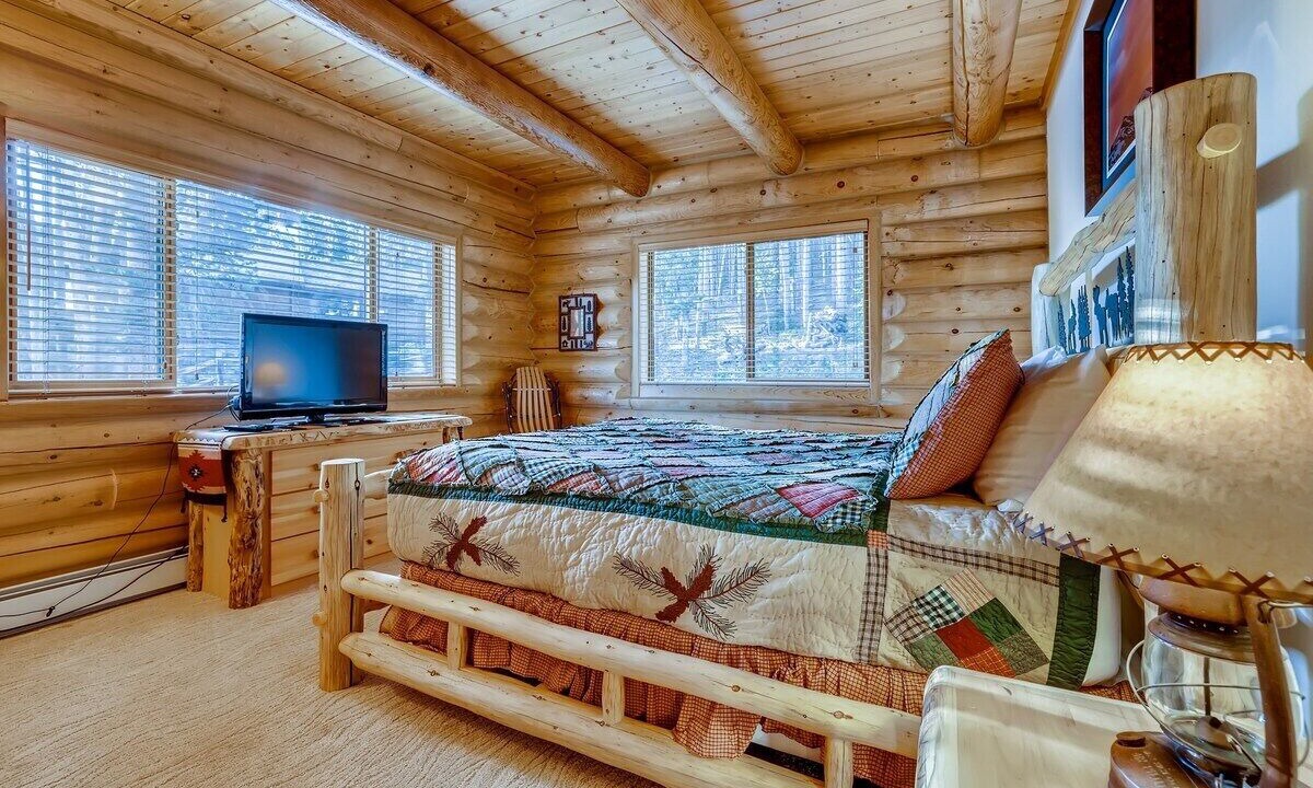 Photo of Bedroom in Breckenridge Heights