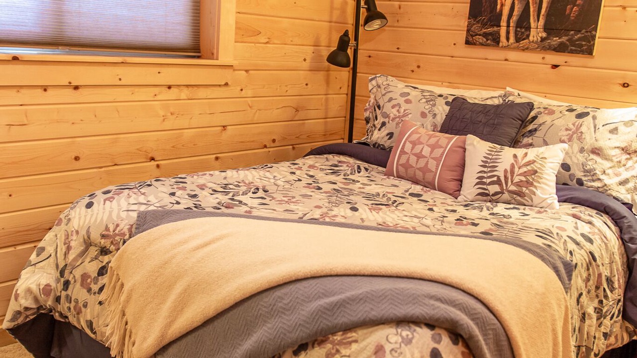 Photo of Bedroom in Warm Springs