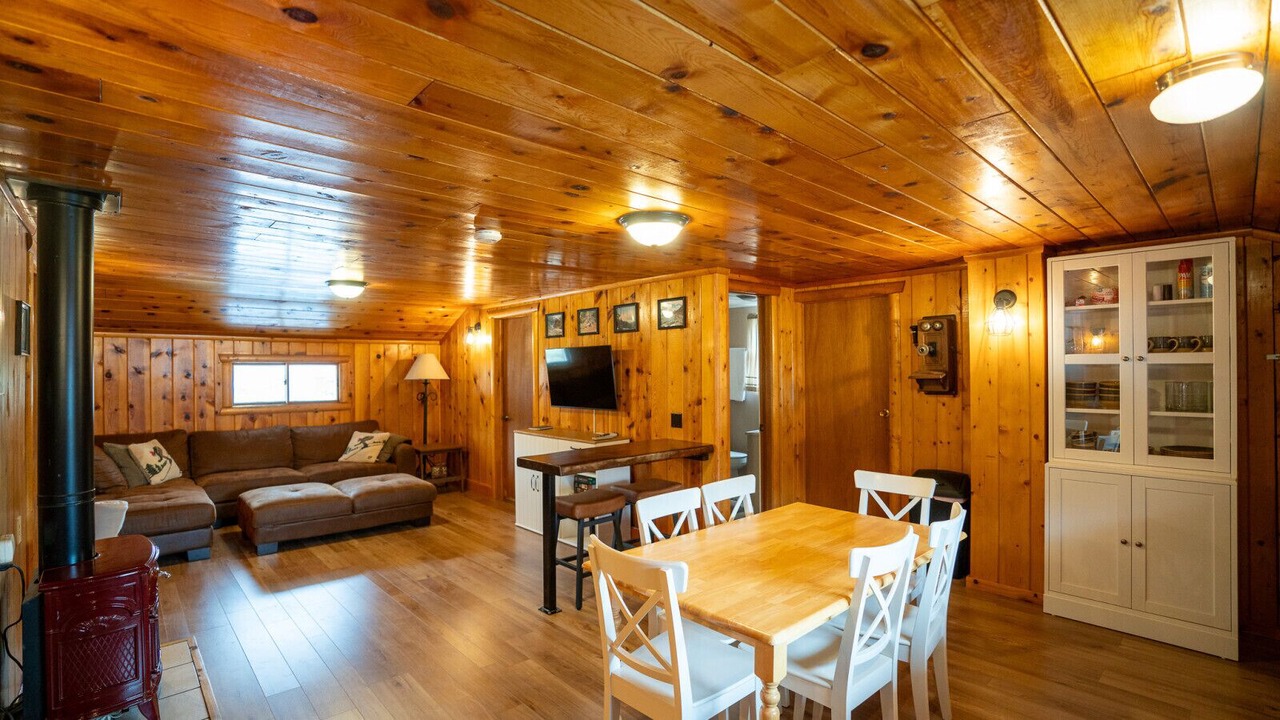 Photo of Livingroom in Pitkin