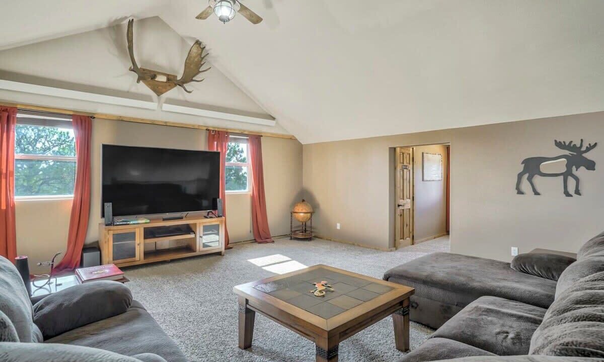 Photo of Livingroom in Peyton
