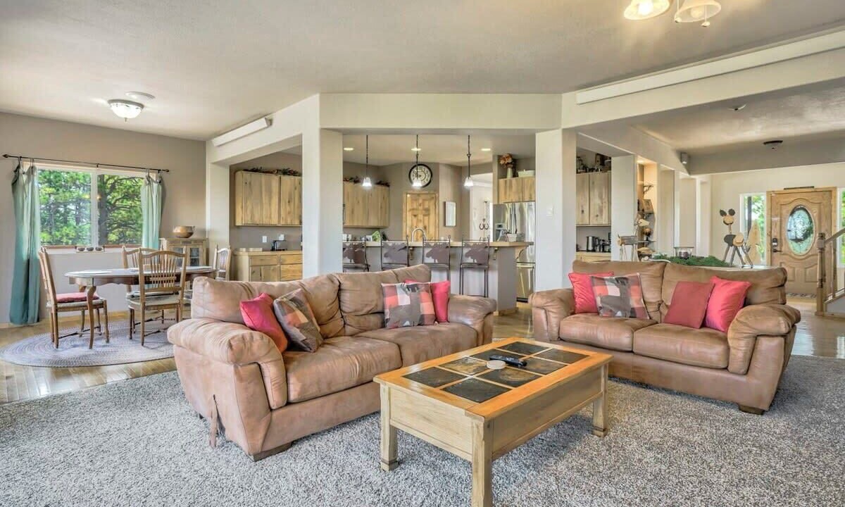 Photo of Livingroom in Peyton