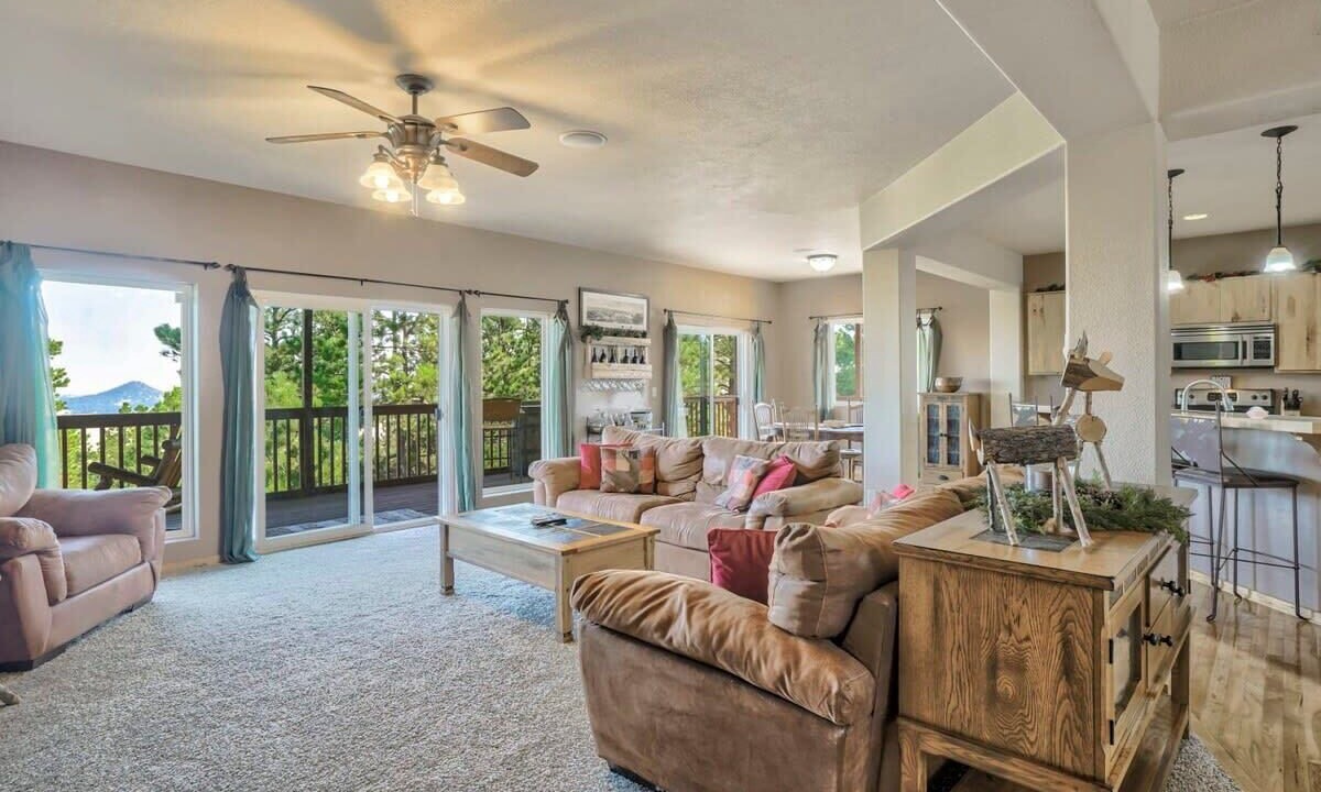Photo of Livingroom in Peyton