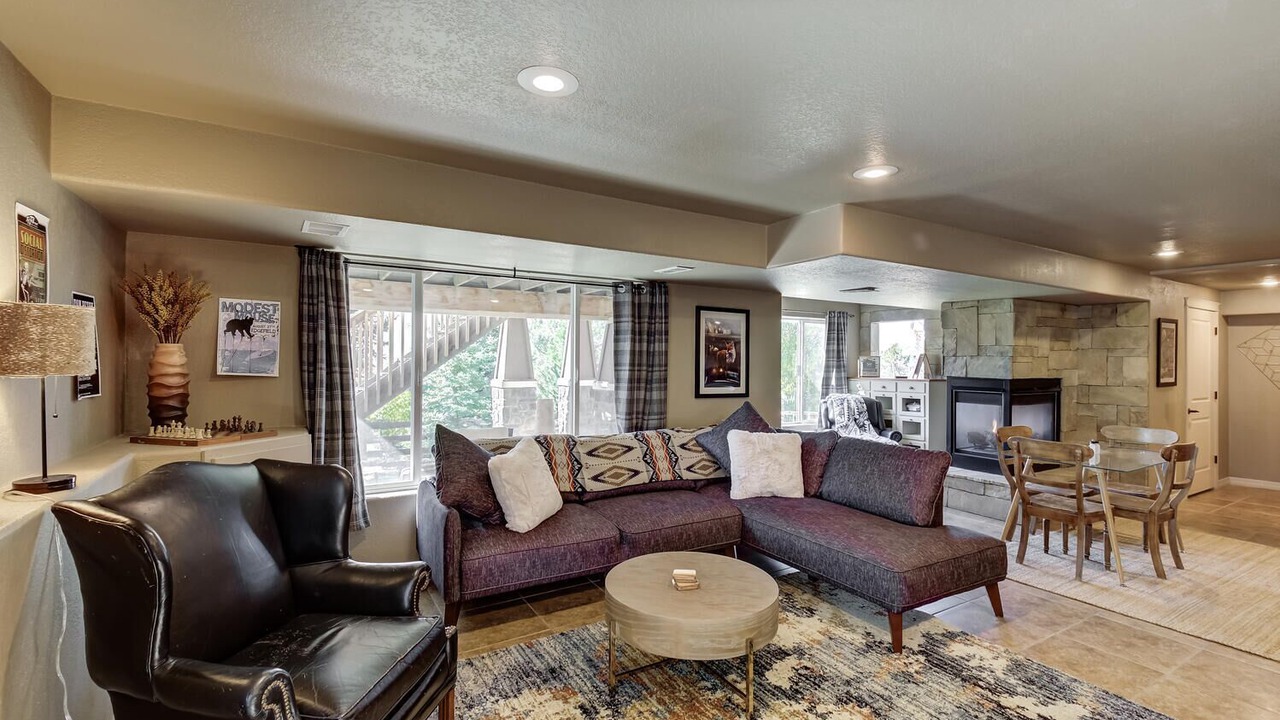 Photo of Livingroom in Aurora