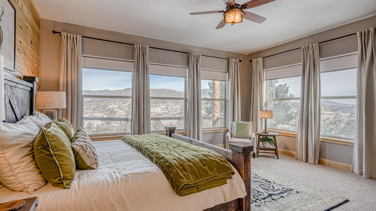 Photo of Bedroom in South Fork