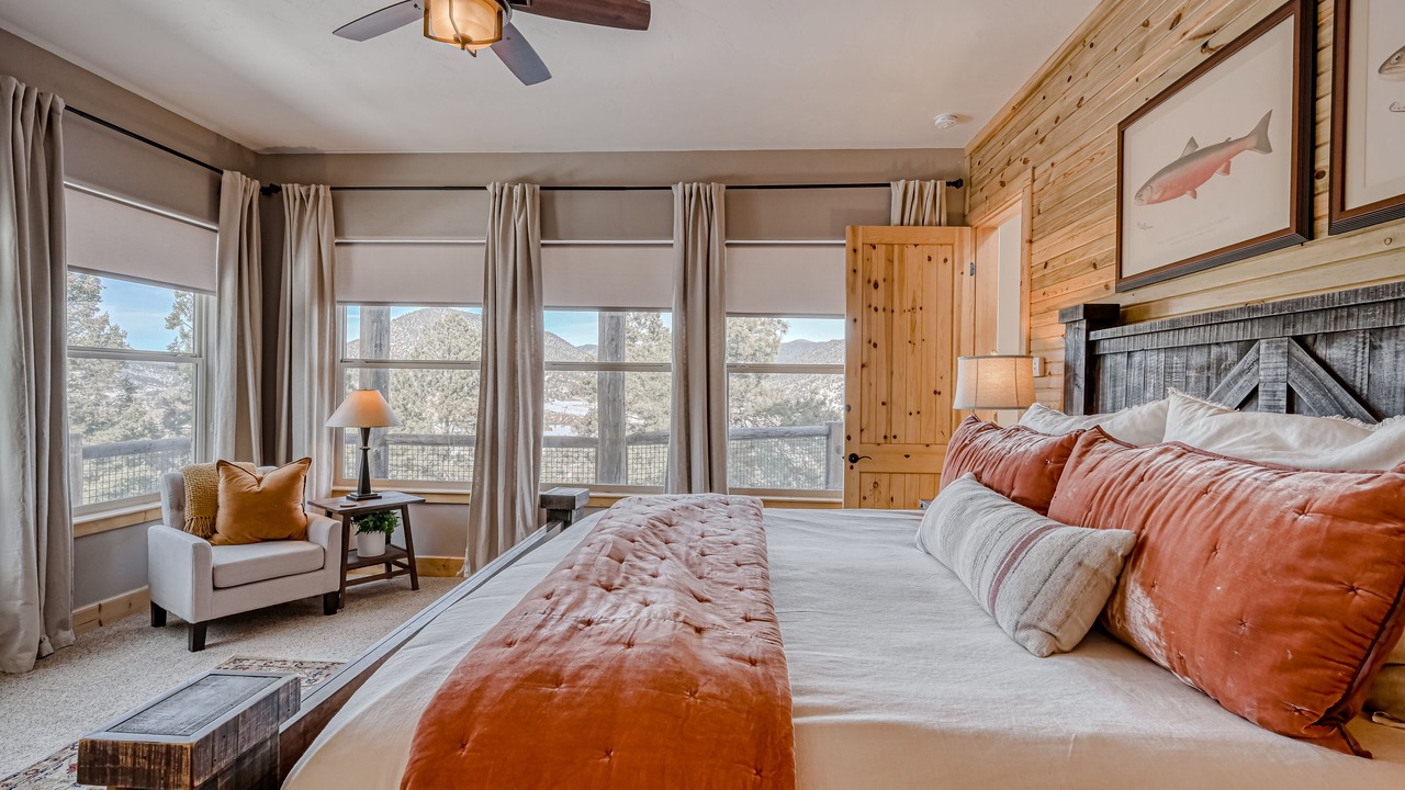 Photo of Bedroom in South Fork