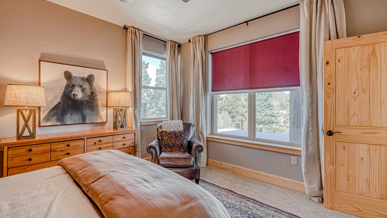 Photo of Bedroom in South Fork
