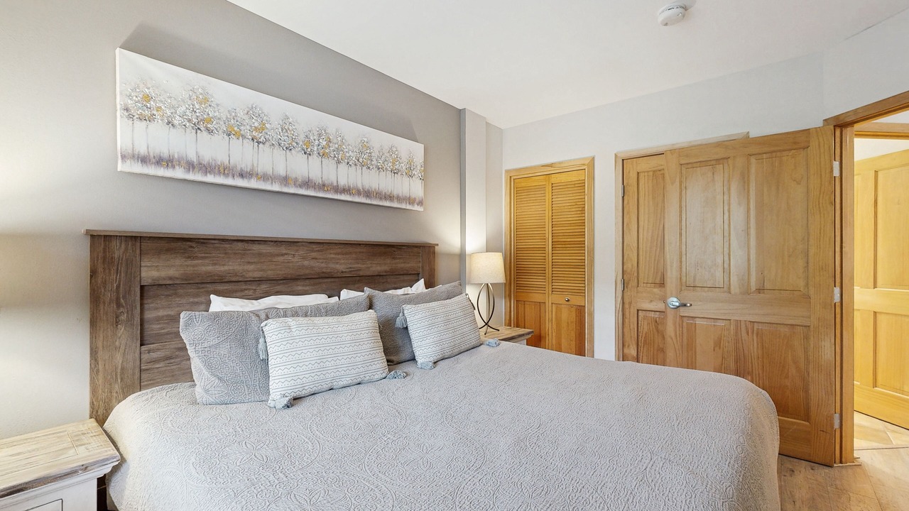 Photo of Bedroom in River Run