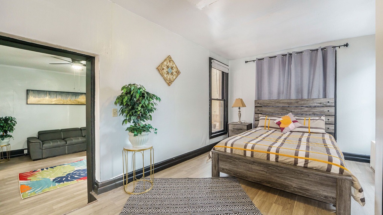 Photo of Bedroom in Uptown
