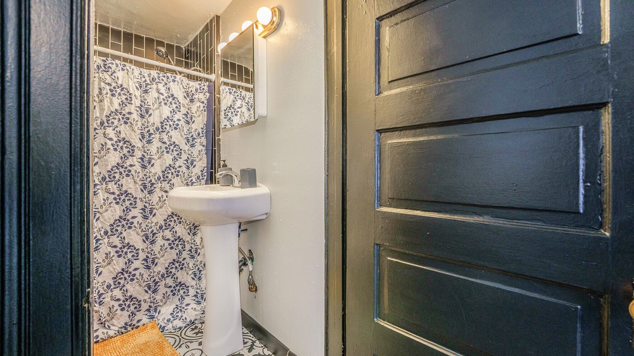 Photo of Bathroom in Uptown