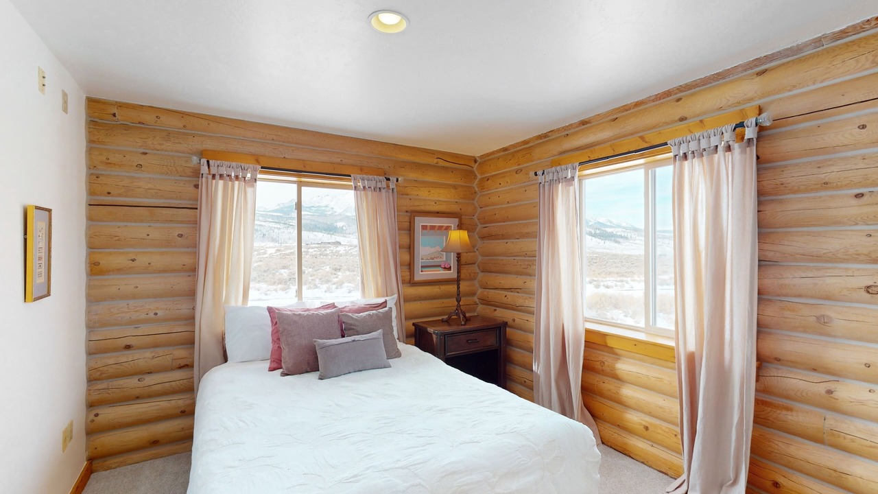 Photo of Bedroom in Silverthorne