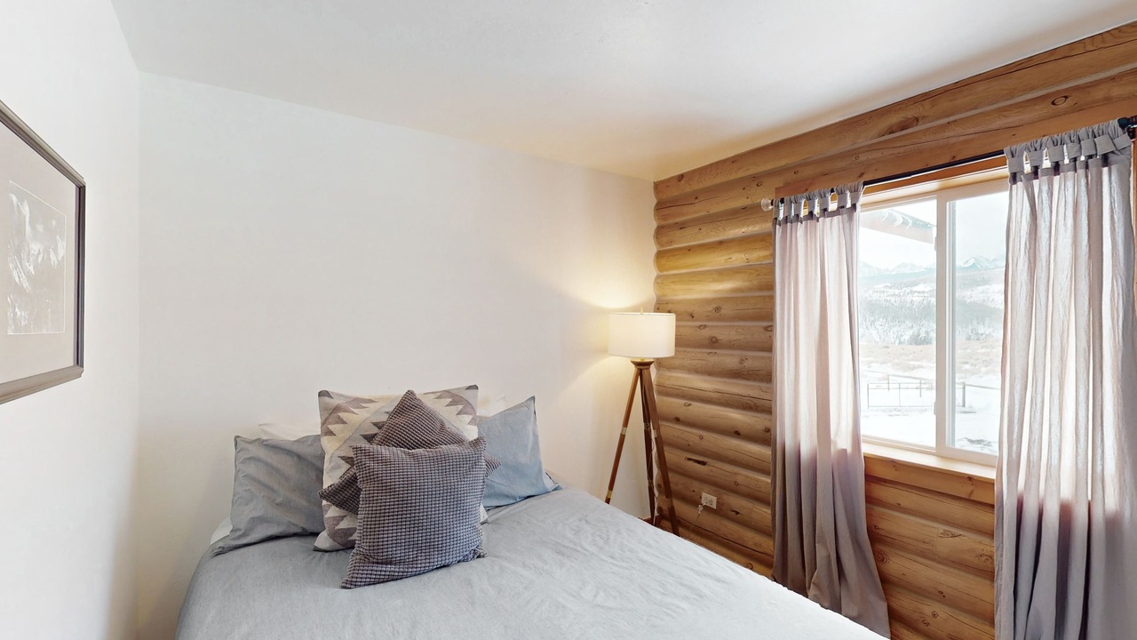 Photo of Bedroom in Silverthorne