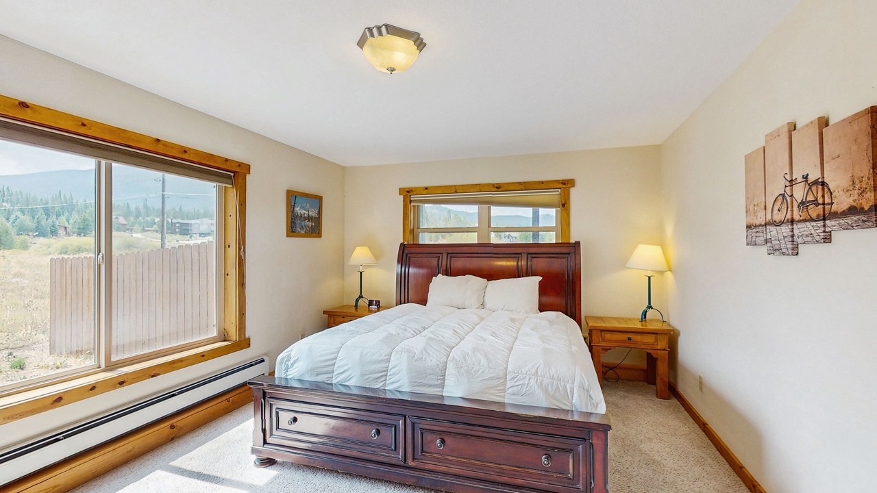 Photo of Bedroom in Summit Cove