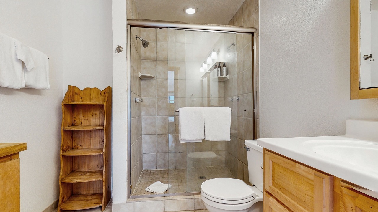 Photo of Bathroom in Summit Cove